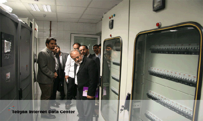 دیدار مسئولین از تجهیزات تامین برق دیتاسنتر تبیان در ایران